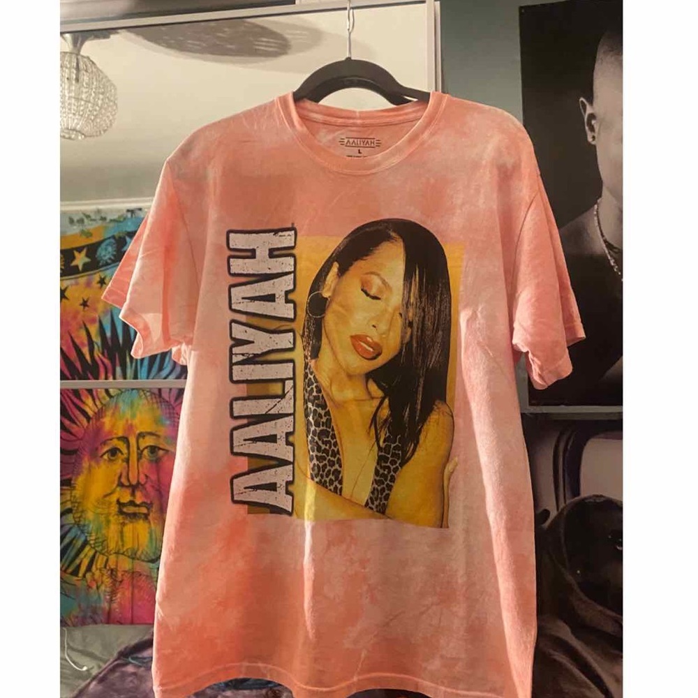 Aaliyah graphic tee